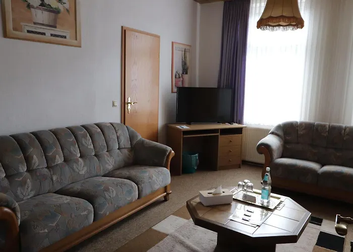 Weisses Ross Hotel 2*